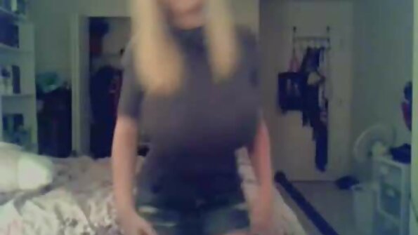 CamWithHer: Kylie pokaže svoje seksi spodnje perilo